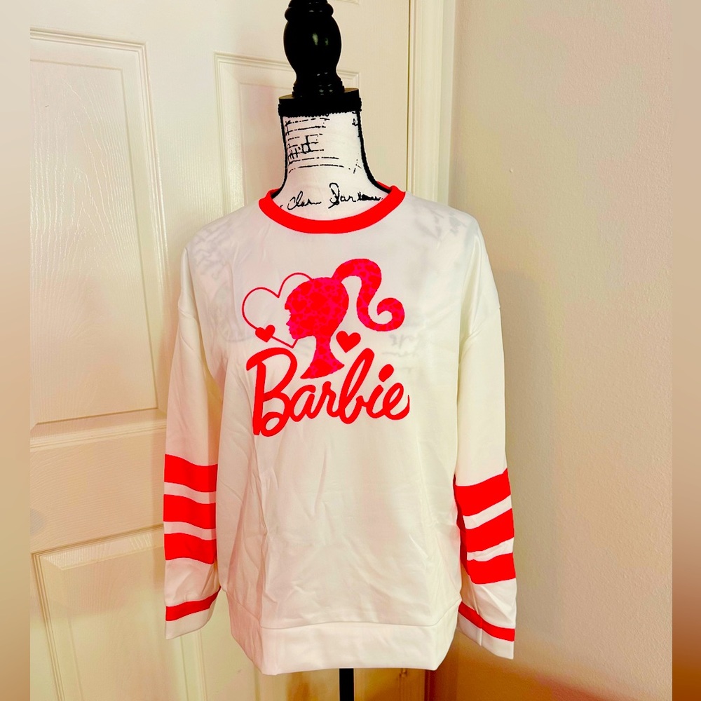 💗💗 Barbie long sleeve shirt medium 💗💗